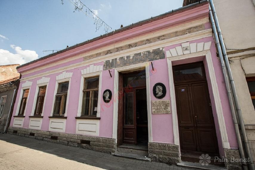 Farmacia Knoblauch din Oravița, prima farmacie montanistică din România