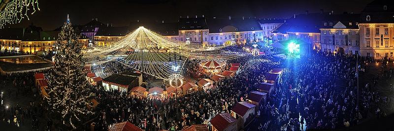 Pregătiri pentru Târgul de Crăciun de la Sibiu, ediţia 2014