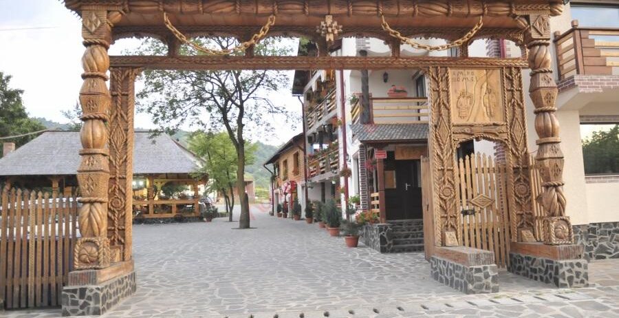 Sarbatori Pascale 2024 in Maramures –  Pensiunea Lacramioara Sacel